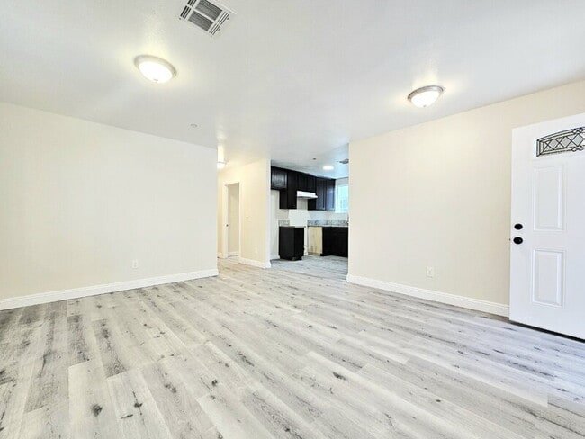 Foto del edificio - 321 E 103rd St