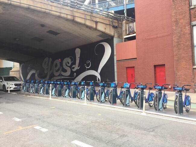 Calle York - 167 Sands St