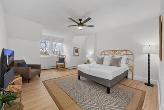 Building Photo - 242 Mccormick Pl