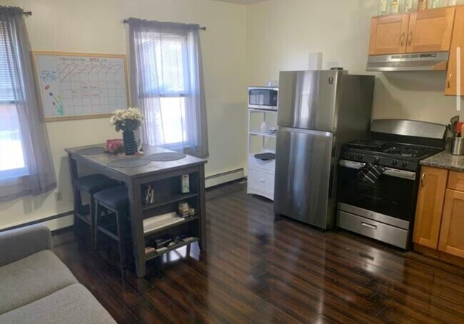 Foto del edificio - 1576 Tremont St