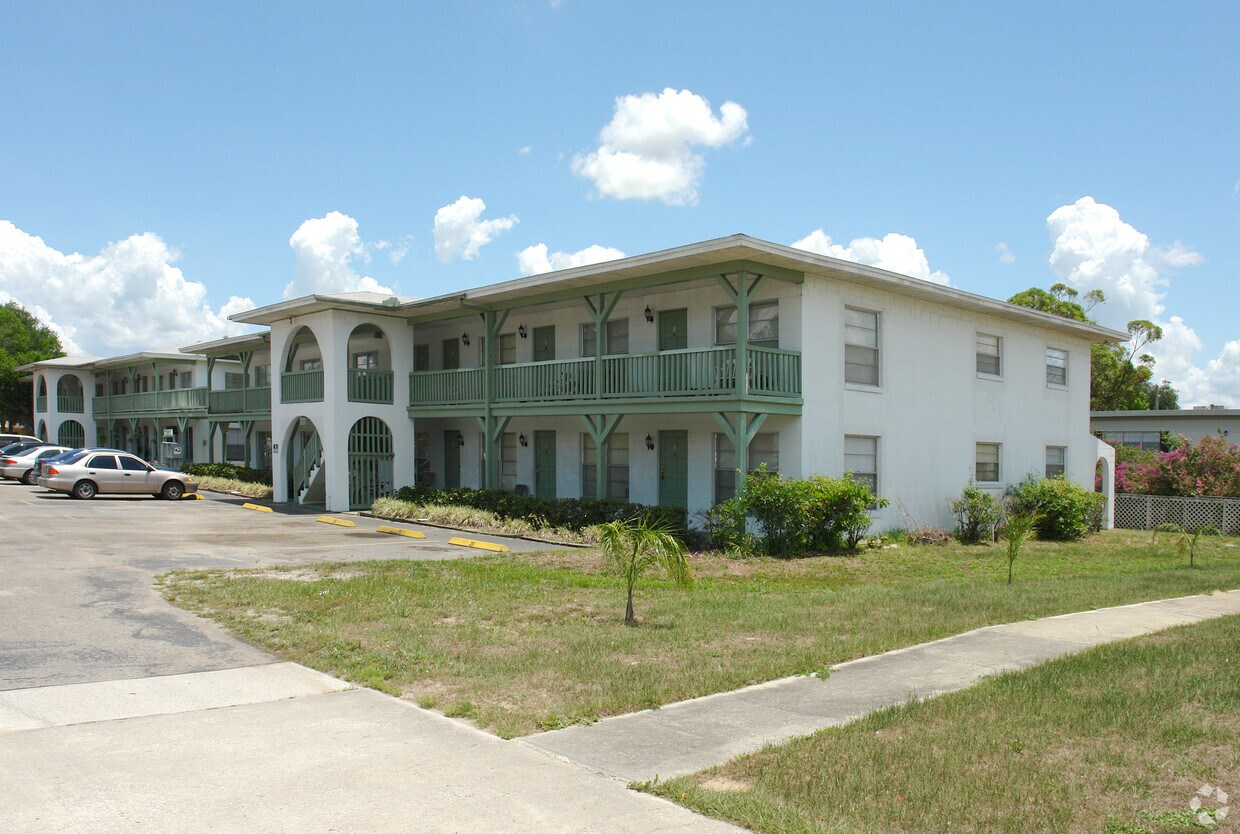 Building Photo - Montrose Apartments