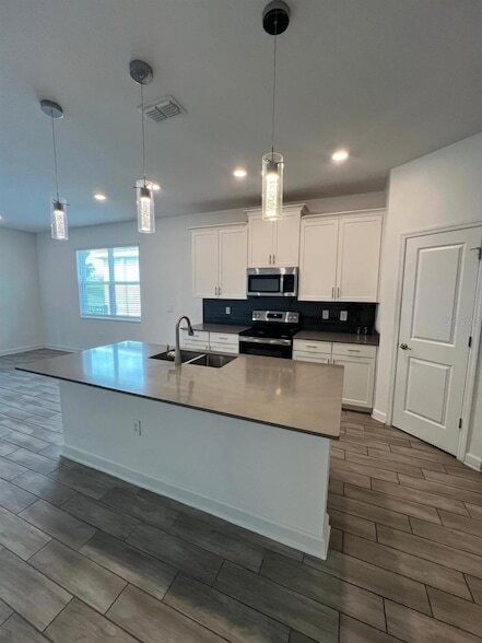 Building Photo - 2817 Camden Wy