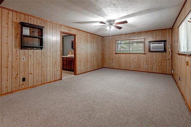 Building Photo - 240 Seagull Ln