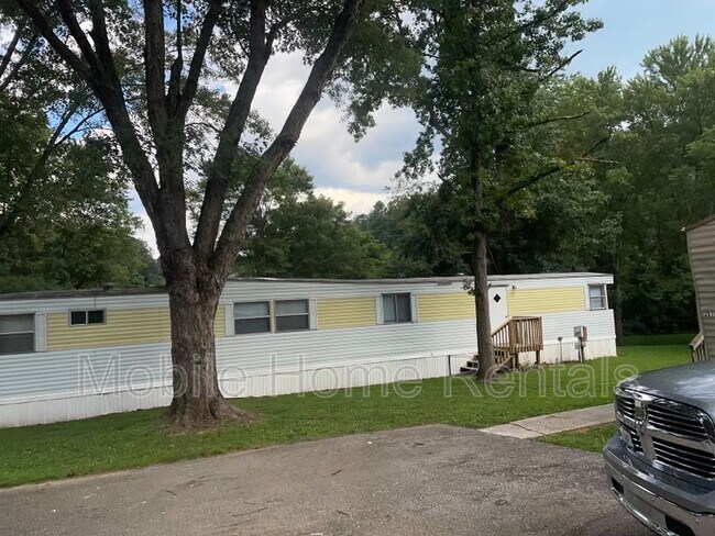 Foto del edificio - 249 Maple Hill Cir