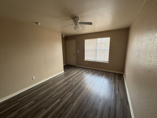 Building Photo - 3805 Ys Pak Ct