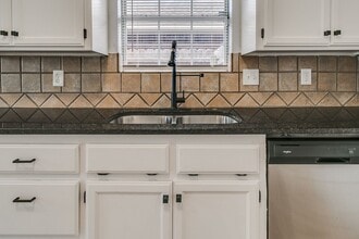 Building Photo - 4909 SE 86th Terrace