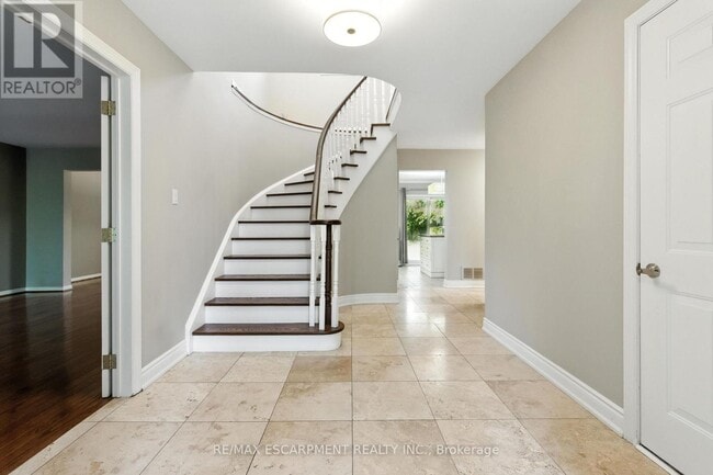 Photo du bâtiment - 1624 Gallant Dr