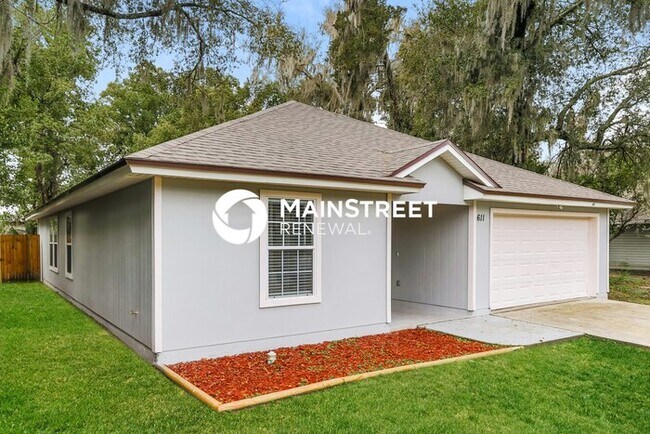 Foto del edificio - 3 Bedroom Pet-Friendly Home in Green Cove Springs, FL with Main Street Renewal