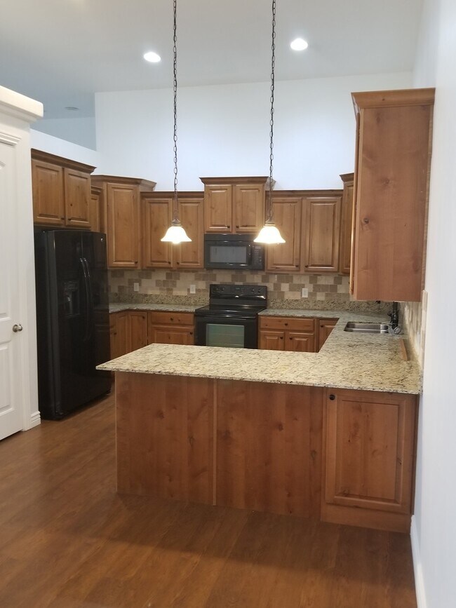 Foto del edificio - Huge 5 Bedroom Townhome in Riverton!