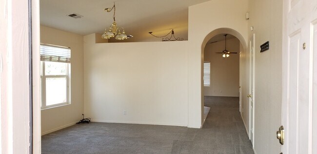 Building Photo - 10201 Calle Maravilla