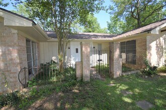 Building Photo - 126 Rollingwood St