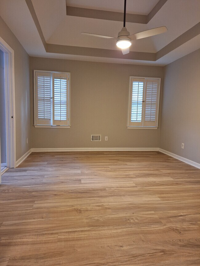 Building Photo - 3860 Brookview Pt