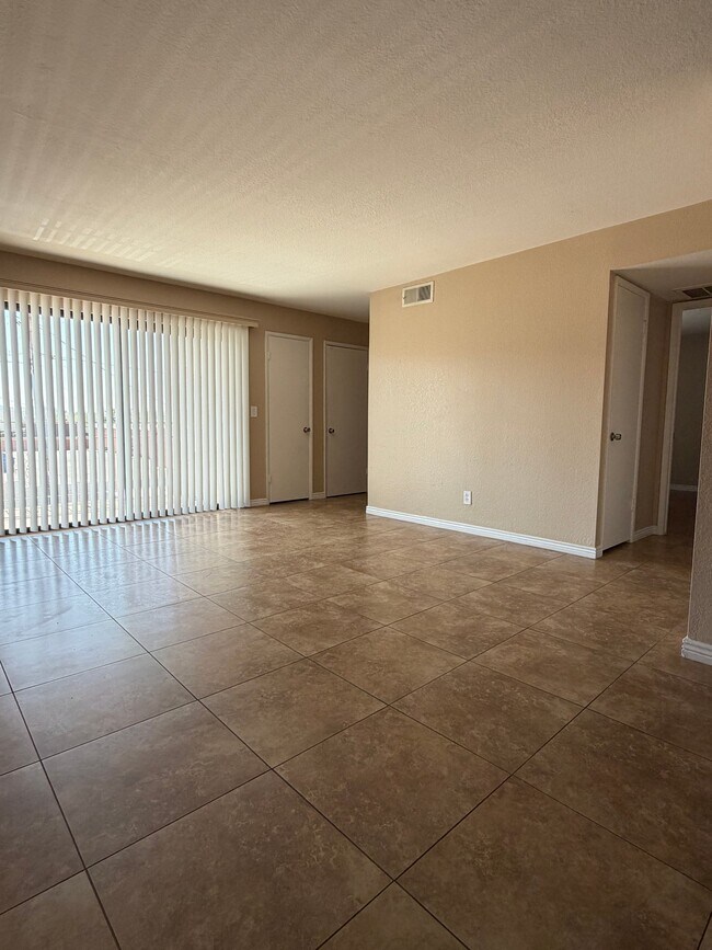 Building Photo - 16635 N Cave Creek Rd