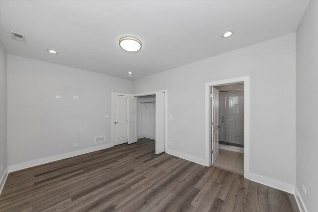 Foto del edificio - 6632 S Kenwood Ave