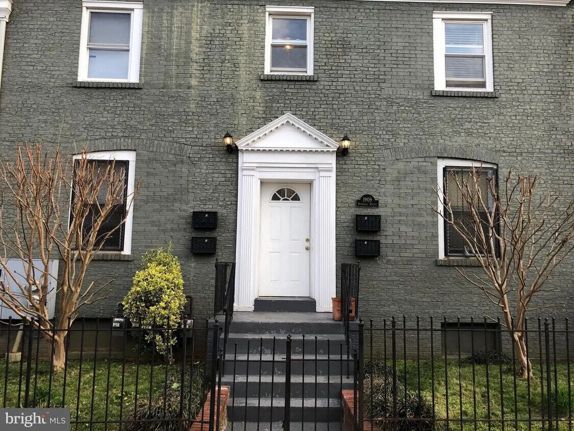 Foto principal - 1909 Rosedale St NE