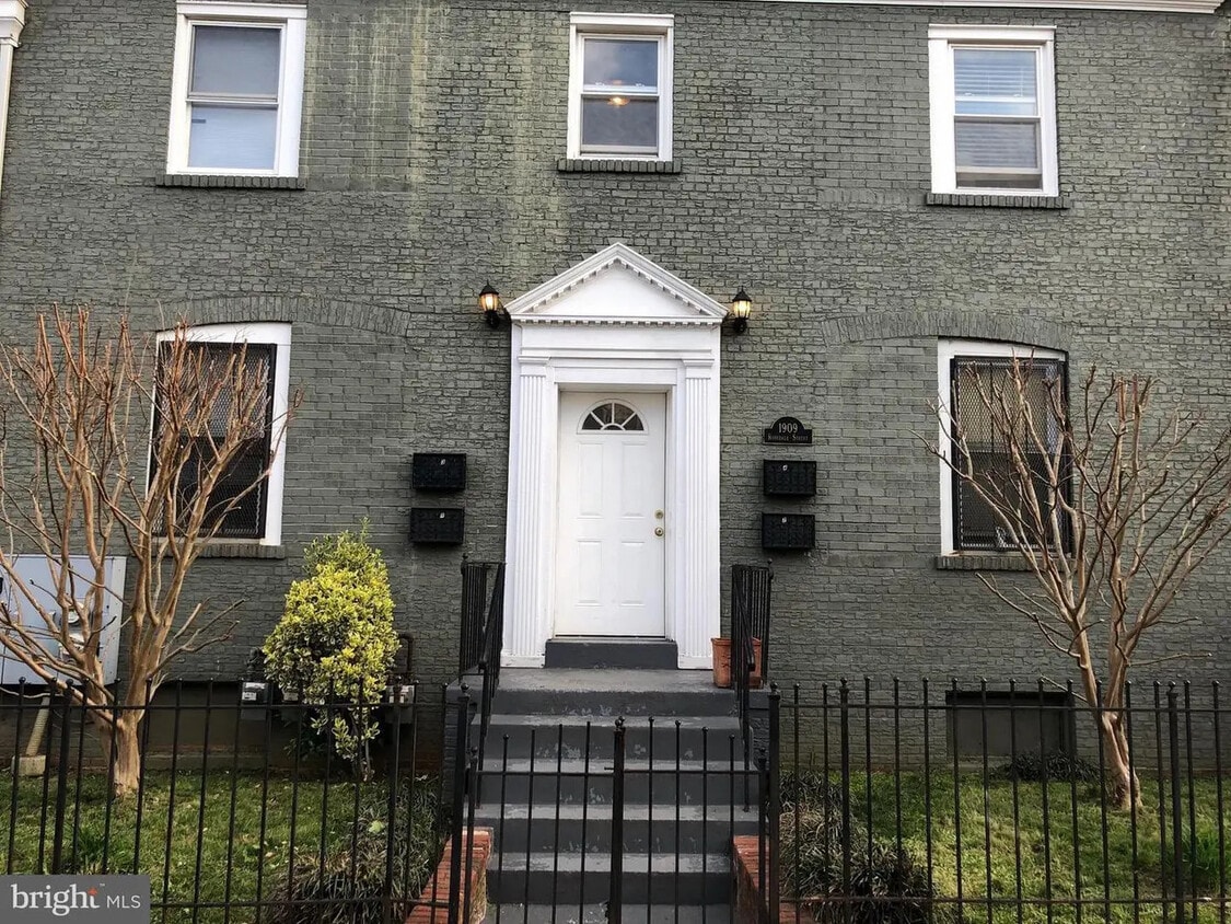Foto principal - 1909 Rosedale St NE