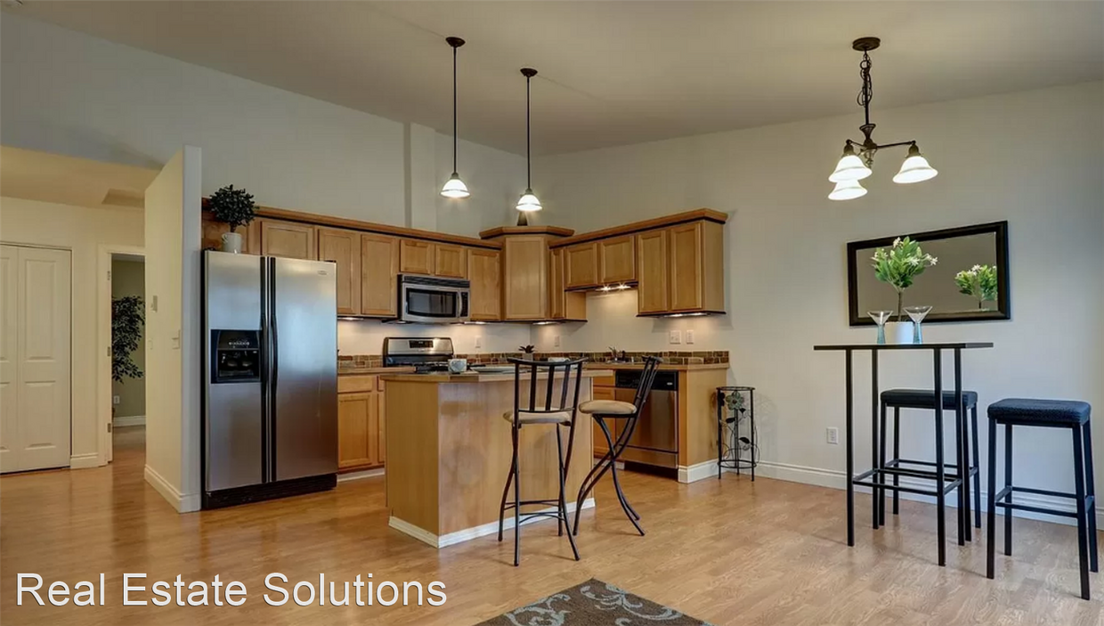Primary Photo - 2 br, 2 bath House - 300 E Dowling Rd. #3