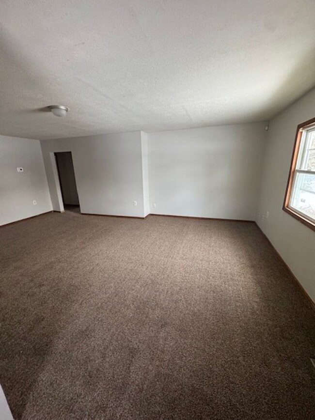 Foto del edificio - 4015 E Pettit Ave