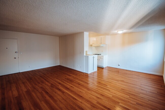 Foto del edificio - 7010 Lanewood Ave