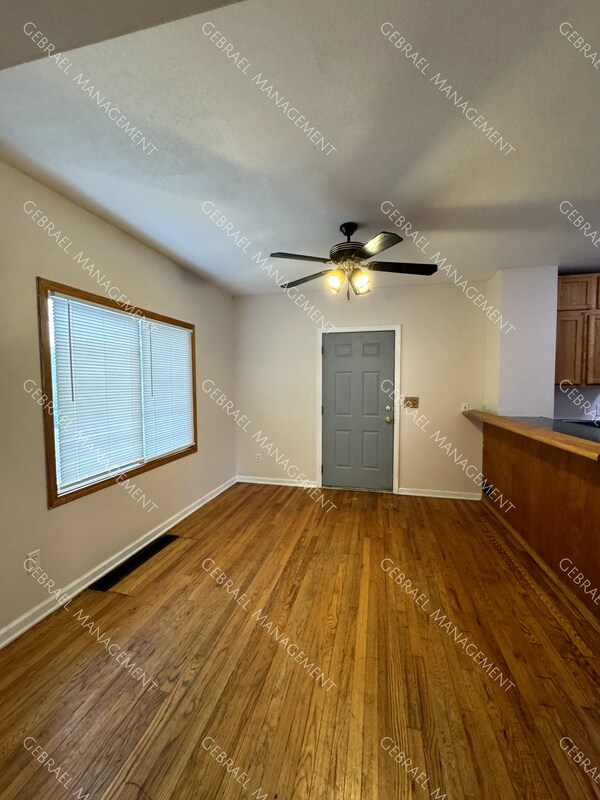 Building Photo - 539 Leta Ave