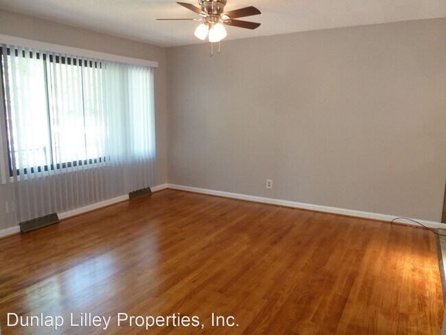 Foto del edificio - 3 br, 1.5 bath House - 117 Barnes St.