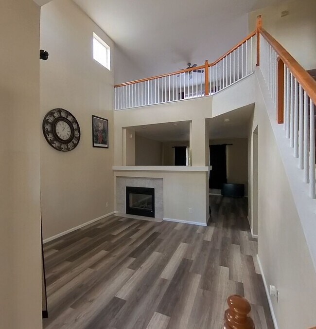 Foto del edificio - 3 bedroom 2.5 bath 2 car garage with A/C