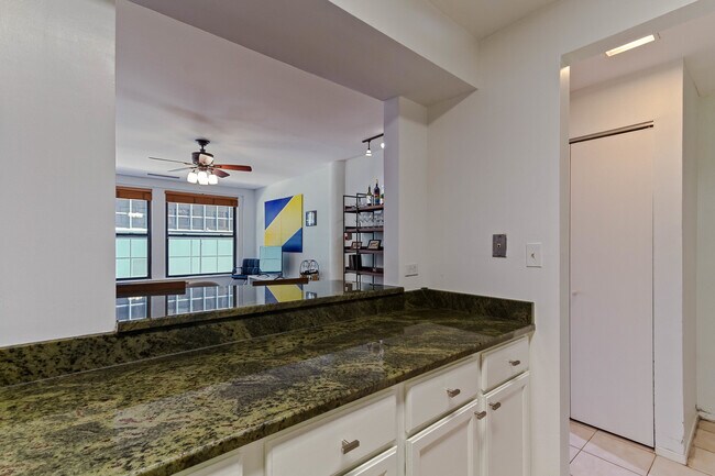 Building Photo - 431 S Dearborn St