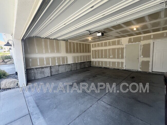 Foto del edificio - 9742 N Aaron Ave