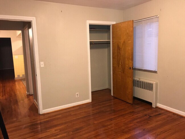 Foto del edificio - 1519 Ambrose Ave