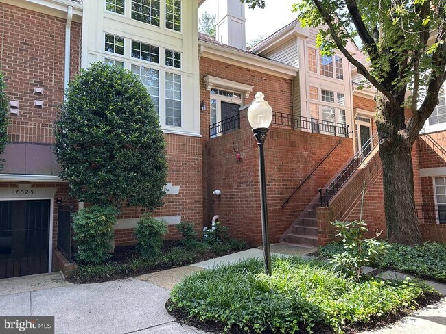Foto del edificio - 7025 Haycock Rd