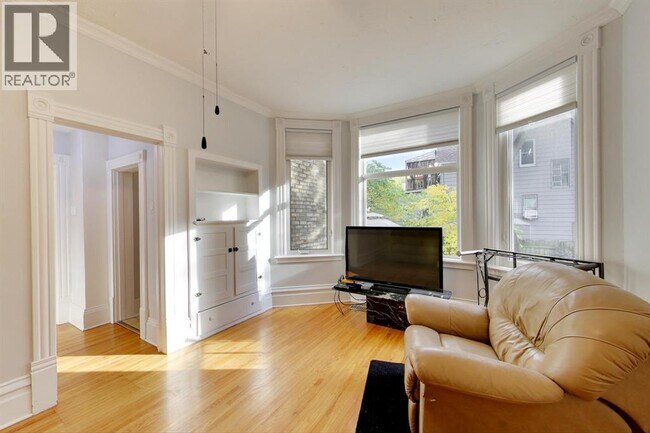 Photo du bâtiment - 122 Forsyth St N