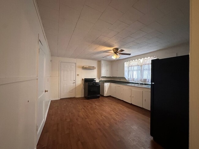 Building Photo - Nice 3/1!