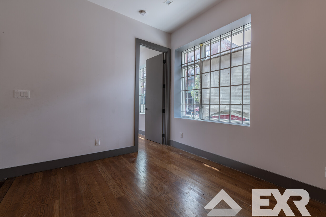 Primary Photo - 1611 Sterling Pl