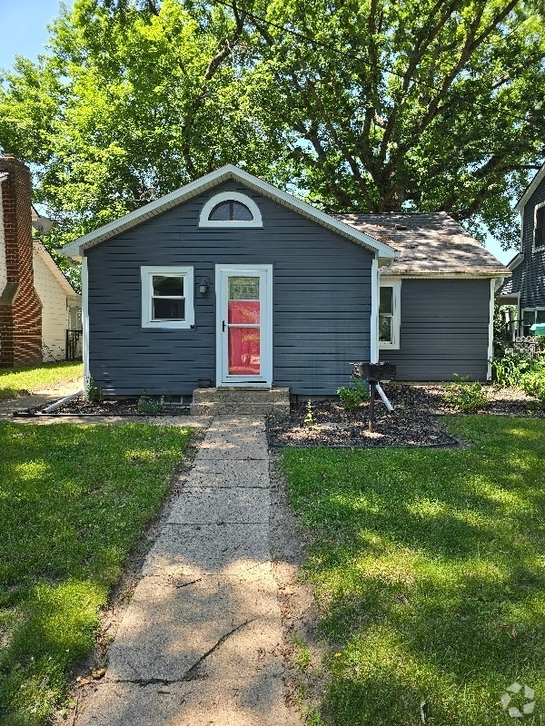 Building Photo - 4440 Clifford Rd