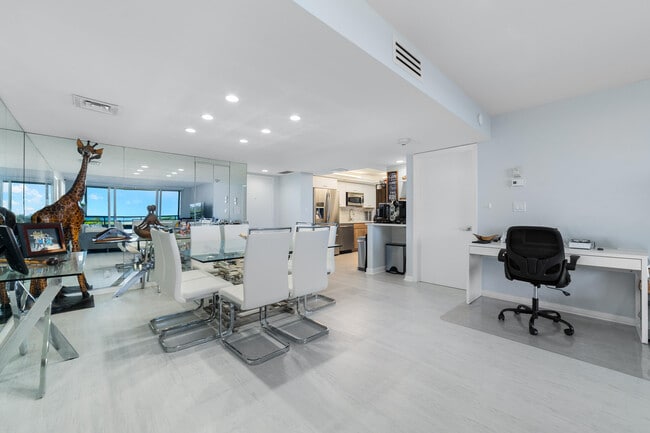 Building Photo - 4101 N Ocean Blvd