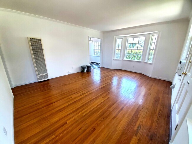 Living Room - 4020 Bemis St