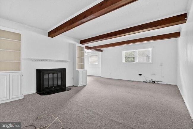 Building Photo - 5 Warren Lodge Ct