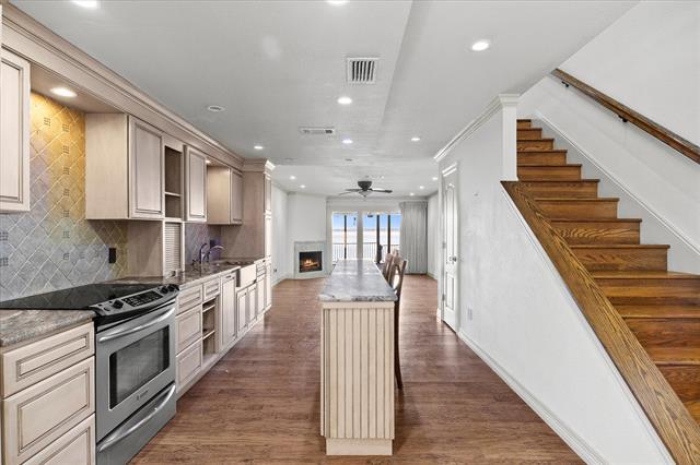 Foto del edificio - 3830 Mediterranean St