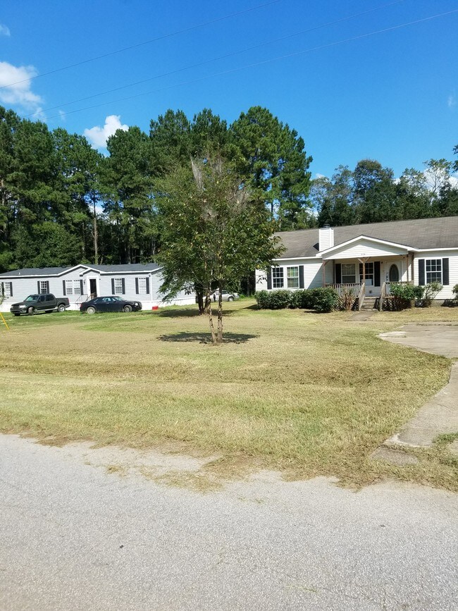 196 2 States Ln, Cairo, GA 39828 House for Rent in Cairo, GA
