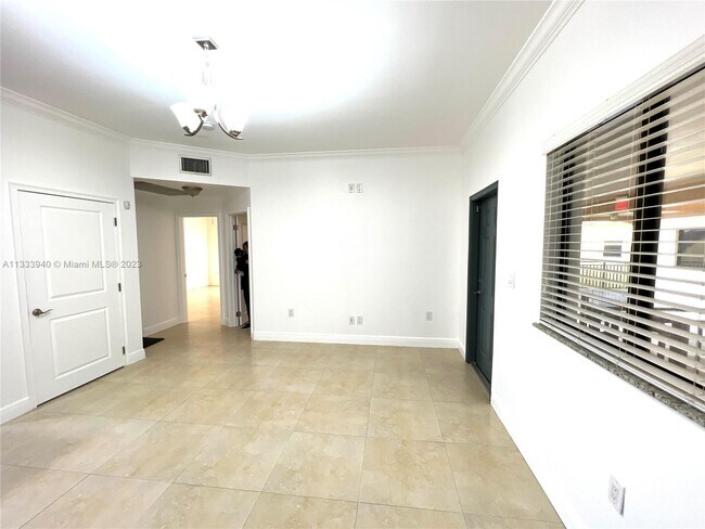 Foto del edificio - 2268 SW 8th St