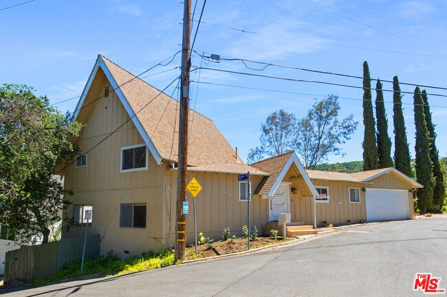 Building Photo - 4236 Ensenada Dr
