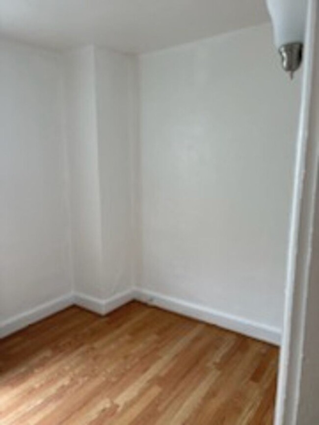 Foto del edificio - 3 br, 1 bath House - 27 S 24TH ST