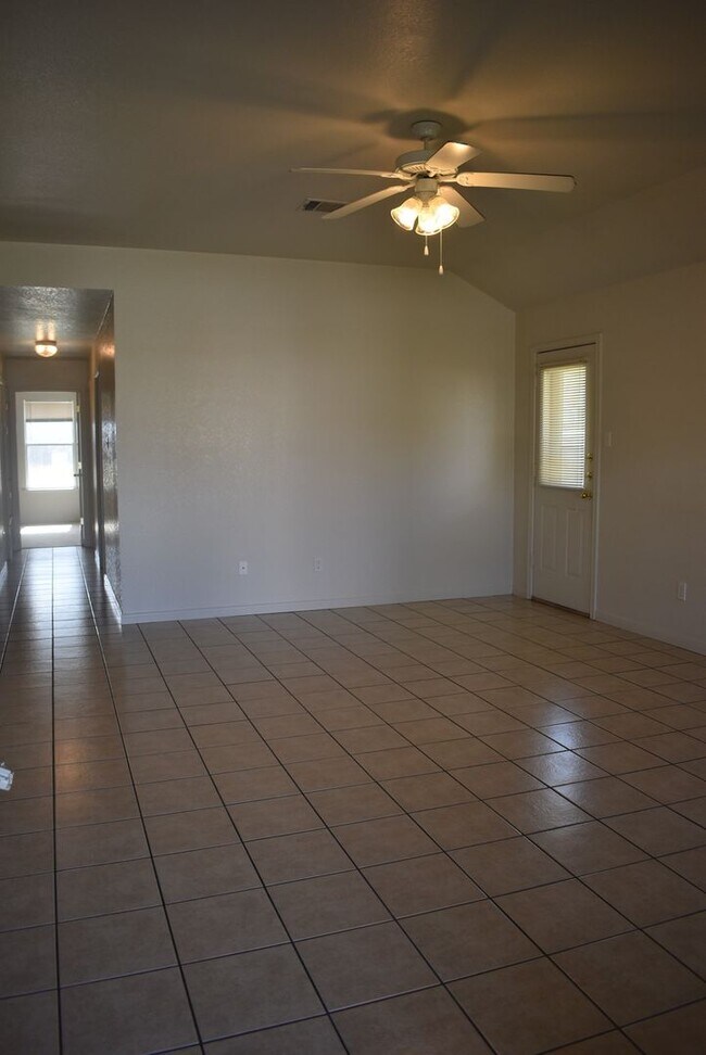 1614 Yuma Trail Unit B SHOWABLE, Harker Heights, TX 76548 Room for