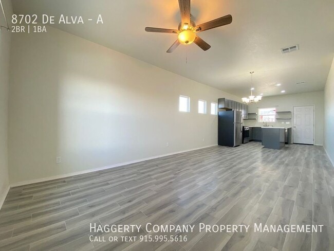 Building Photo - 8702 De Alva Dr