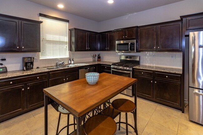 Building Photo - 3774 Savant Ln