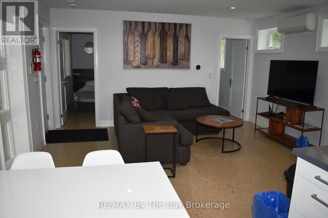 Building Photo - 1054 Lawson Rd