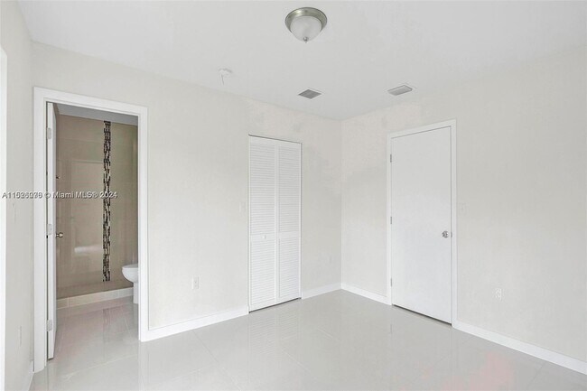 Building Photo - 1600 NW 152nd Ter