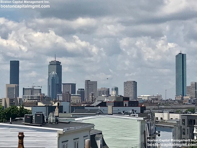 Building Photo - 360-362 Dorchester St. Unit 3