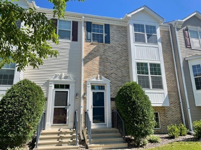 Building Photo - 15573 June Grass Ln