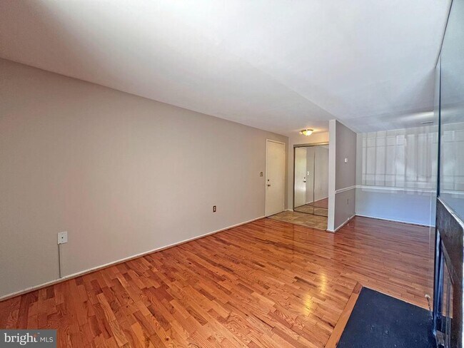Foto del edificio - 18140 Chalet Dr